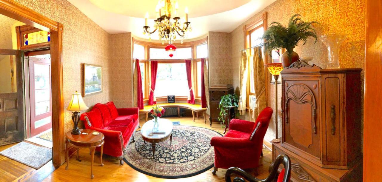 Moulin Rouge House Bed And Breakfast Mankato Zewnętrze zdjęcie
