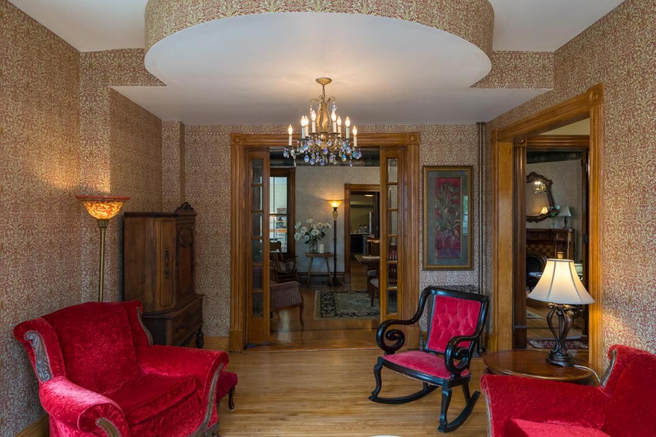Moulin Rouge House Bed And Breakfast Mankato Zewnętrze zdjęcie